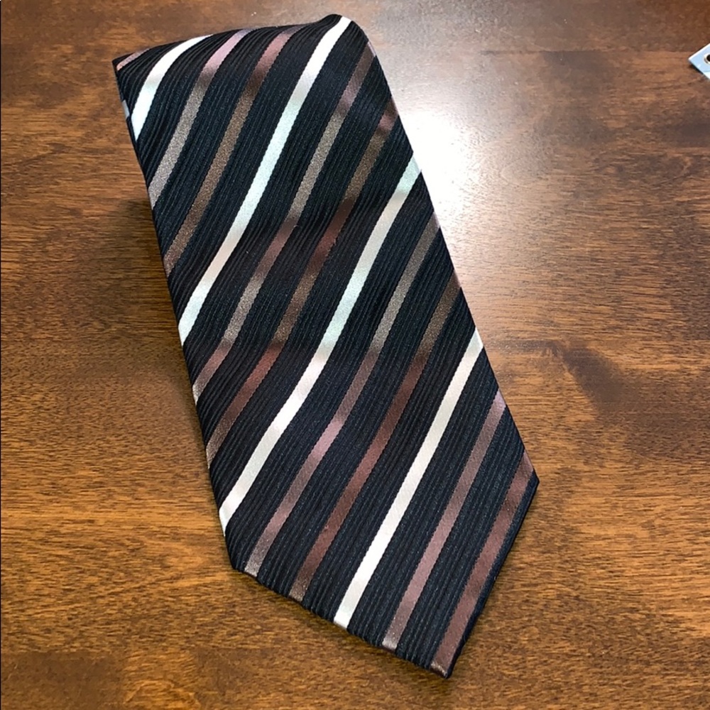 Black, white, and brown men’s tie